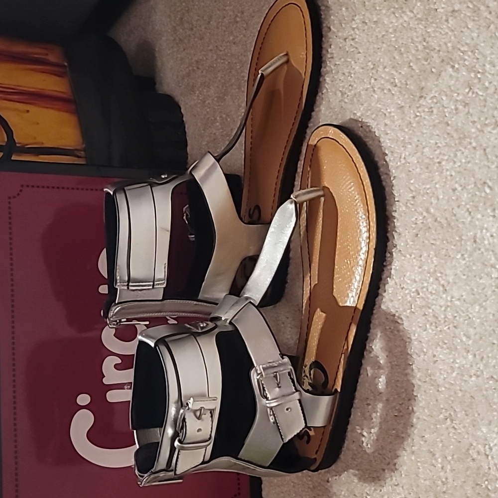 Sandals - Picture 2 of 4